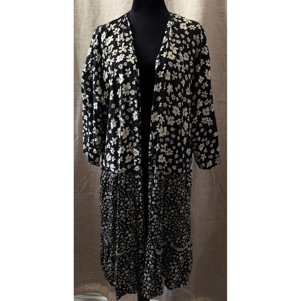 Maurices Women XL Black White Floral Mixed Print Tiered Open Front Kimono Duster